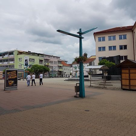 Appartamento Roses Bihać Esterno foto